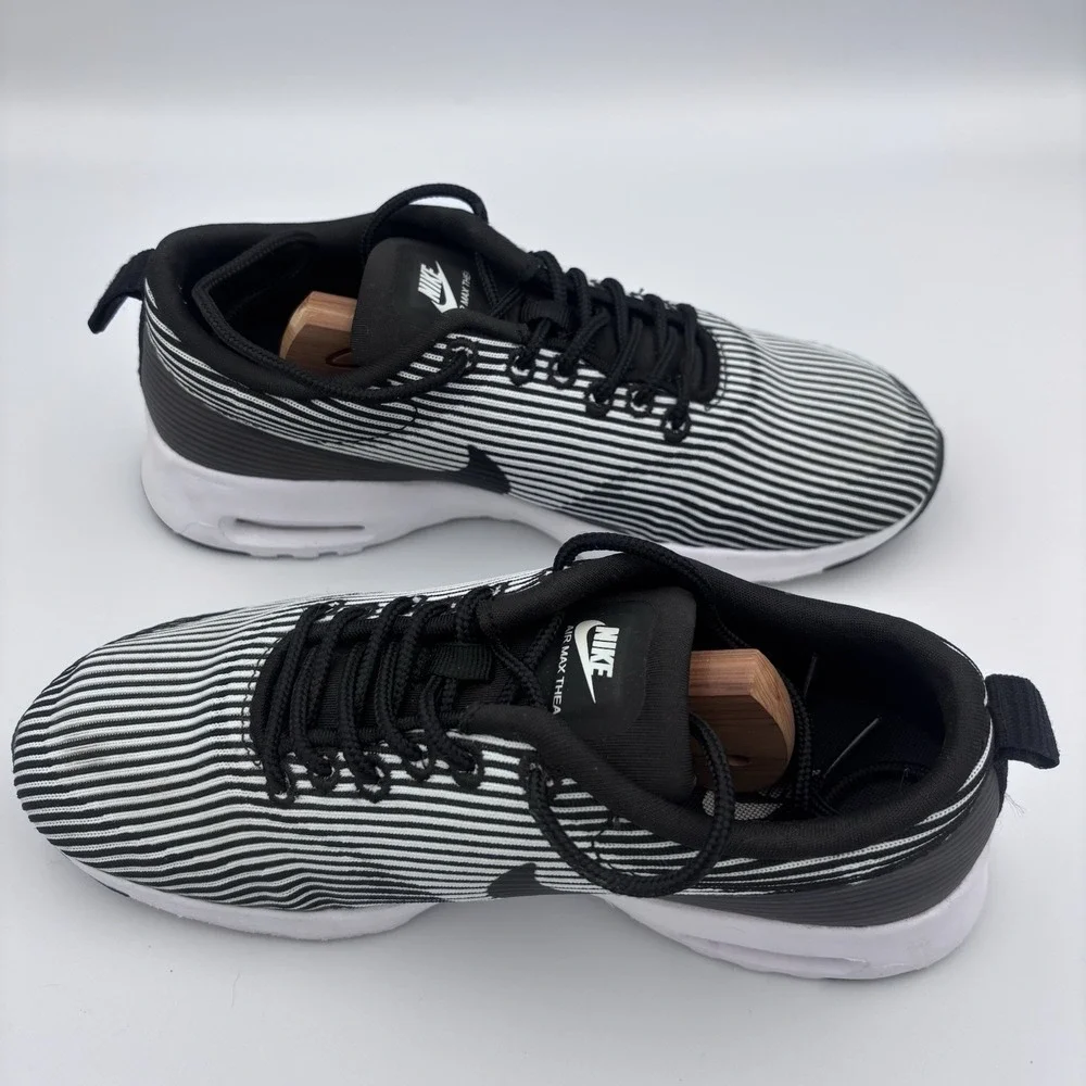 NIKE Air Max Thea Running Shoes Sneakers Women's 6 Black White Striped EUC